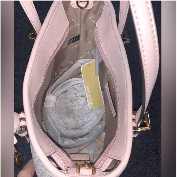 Michael kors top handle with additional strap - Picture 5 of 11